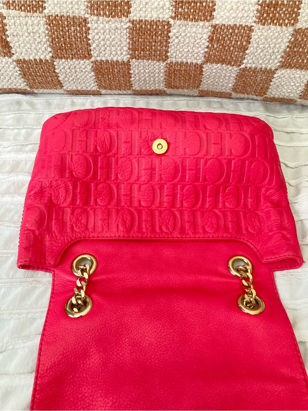 Carolina Herrera Hot Pink Leather Bow Shoulder Bag with Gold Chain - Picture 5 of 6